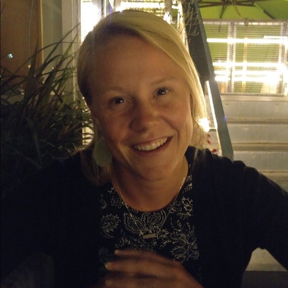 Meet your Posher, Gina - Picture 1 of 1